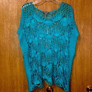 Roz & Ali, Teal kitted overlay top